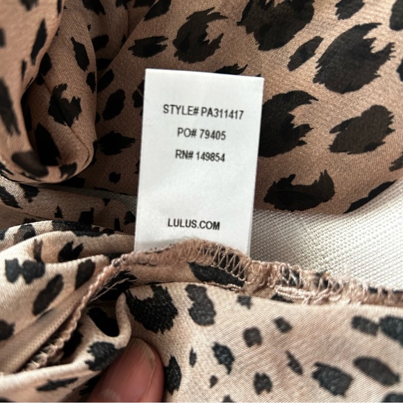 Lulus NWT Having A Moment Taupe Leopard Print Top Blouse size XS - Picture 11 of 12